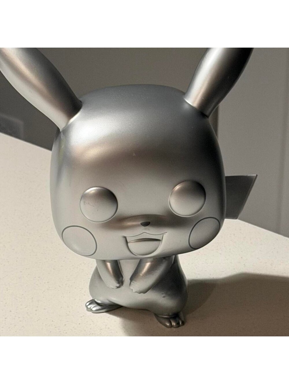 Funko Pop! Vinyl Figure Silver Pikachu 2020